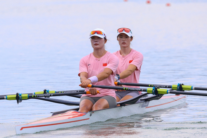 主场冲刺世锦赛 中国赛艇队抵沪开启最后备战